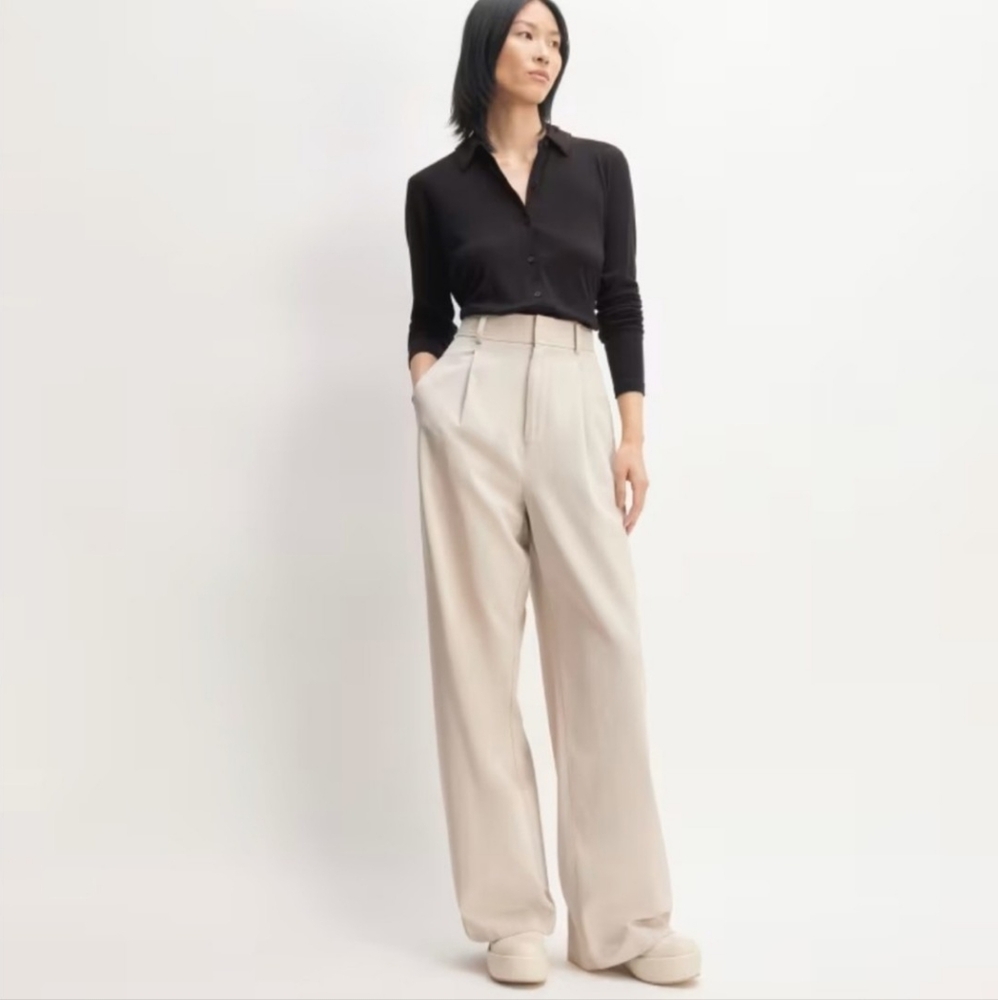 Everlane Wide-Leg High-Rise Trousers in Black Top and Light Beige Pants